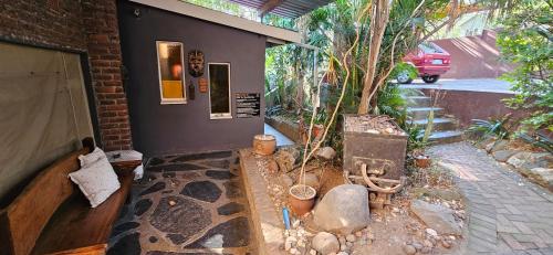 Old Vic Travellers Inn Nelspruit - 숙소 외관