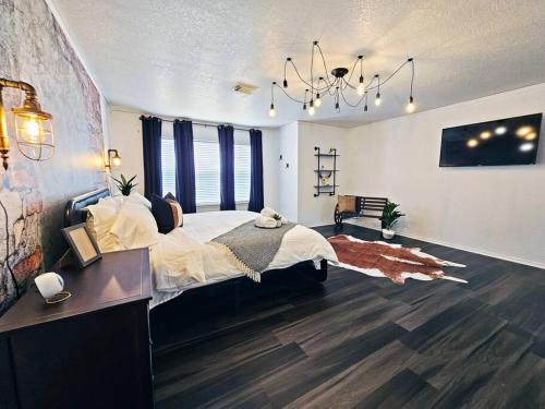 Four-Bedroom House image 6