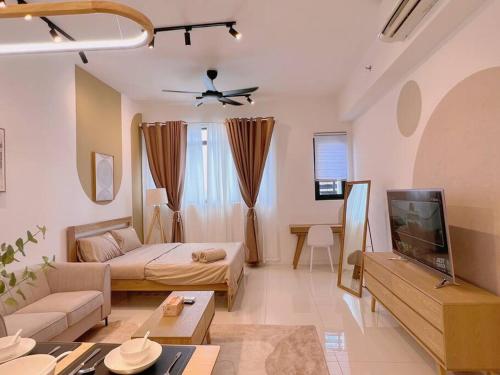 Spacious Connecting Room 4px, Chambers Residence KL, Walking Distance to LRT, MRT, Sunway Putra Mall & PWTC, Kuala Lumpur