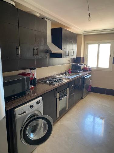 Kitchen, appartement en plein centre de casablanca in Sour Jdid