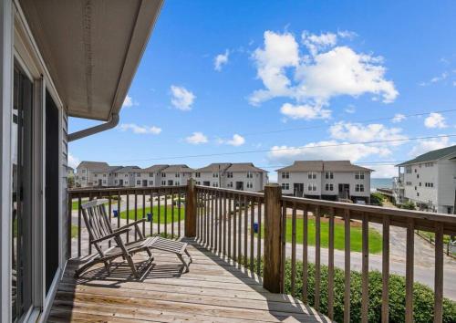 Oceanview Townhouse w/Pool - Newly Renovated