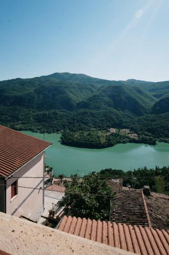 Lago del Turano - Guest House il Nido dell'Aquila