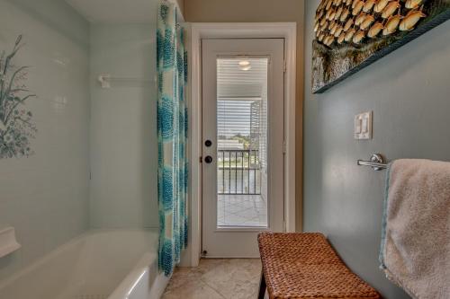 Villa Aarte by Roelens Vacations – Cape Coral, FL