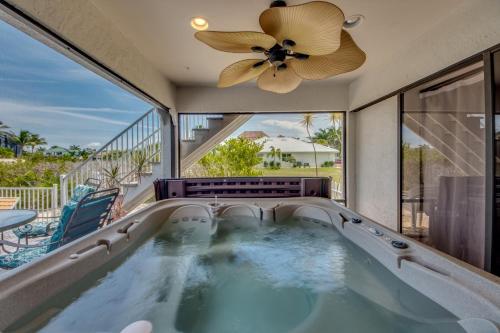 Villa Aarte by Roelens Vacations – Cape Coral, FL