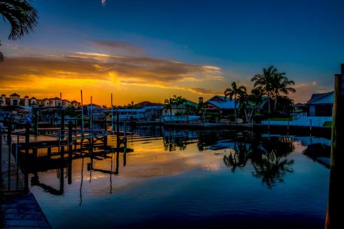 Villa Aarte by Roelens Vacations – Cape Coral, FL
