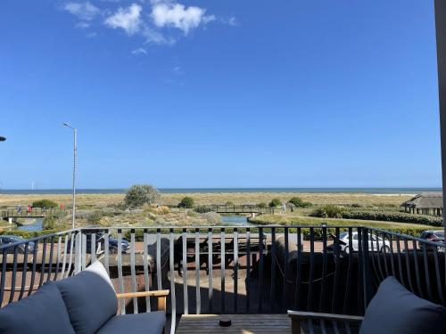 ระเบียง/ชานเรือน, ไนท์ คอร์ท โฮเทล (Knights Court Hotel) in เกรท ยาร์เม้าส์