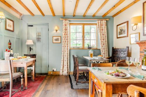 Tiger Inn _ Minnie - image 3