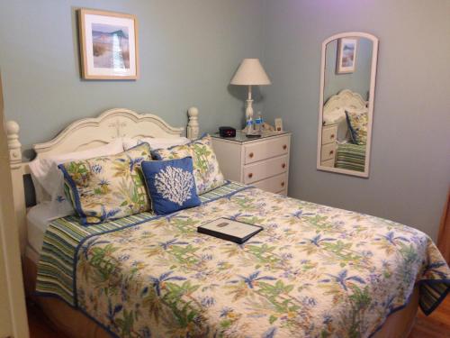 Allamanda Room