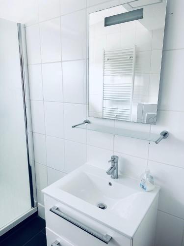 Ruhige Ferienwohnung-Gästezimmer Jacobi in Calden - image 9