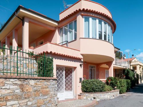 Apartment Zenzero e Cannella by Interhome, Pension in Diano Marina