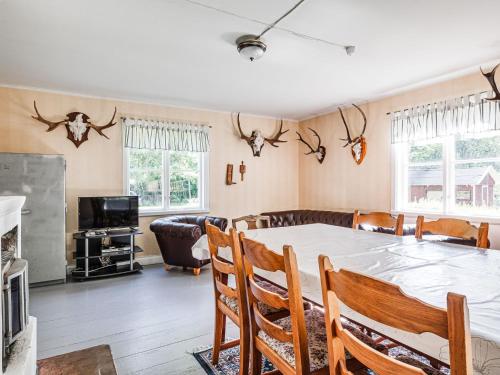 Chalet Mjöshult by Interhome (Chalet Mjoshult by Interhome) in Gissebo