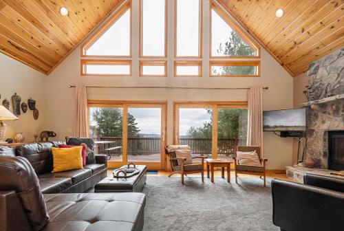 Tarenga House by Taylor Made Deep Creek - Tap to explore photos