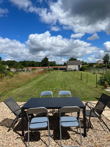 Stunning 2 bedroom townhouse in pretty village in Mézières-en-Brenne