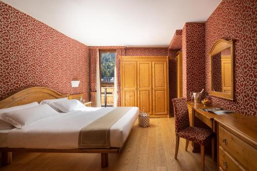 3 twin beds