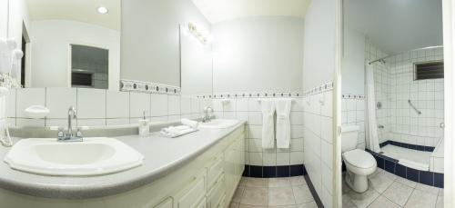 Superior Family Room image 6