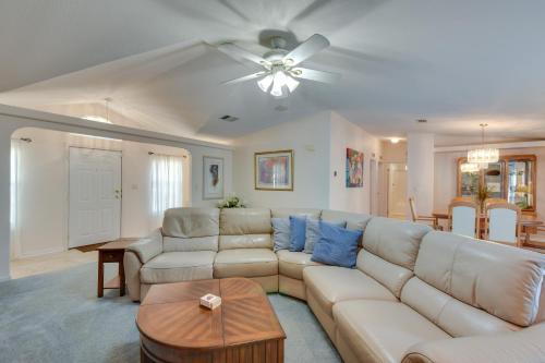 Lovely Lake Hartwell Retreat with Dock and Grill! in Hartwell, USA