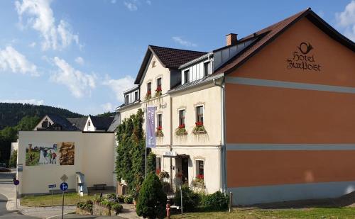 B&B Klingenthal - Hotel zur Post - Bed and Breakfast Klingenthal