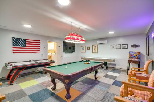 Ocean Springs Home with Fire Pit and Game Room!