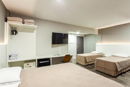 Standard Quadruple Room image 1