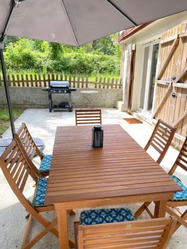 Balcony/terrace, Maison dans parc prive, sports et loisirs proche golf du Coudray Montceaux in Le Coudray Montceaux
