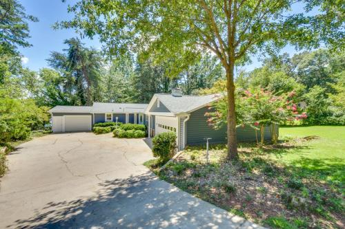 Sunny Lake Hartwell Home with Private Boat Ramp - image 11