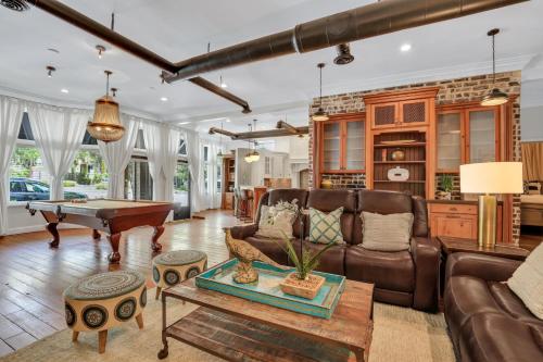 Home at 1014 - image 11