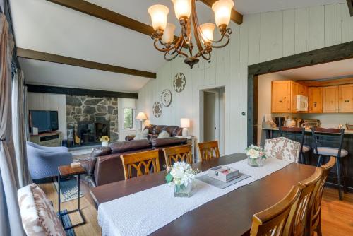Stratton Mountain Chalet - Walk to Private Shuttle - image 6