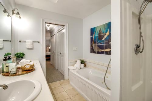 Elegant Tybee Island Townhome Steps to Beach - image 7