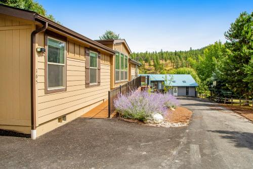 Lazy K on Peaceful Bay - Ranch House