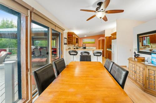 Lazy K on Peaceful Bay - Lake House