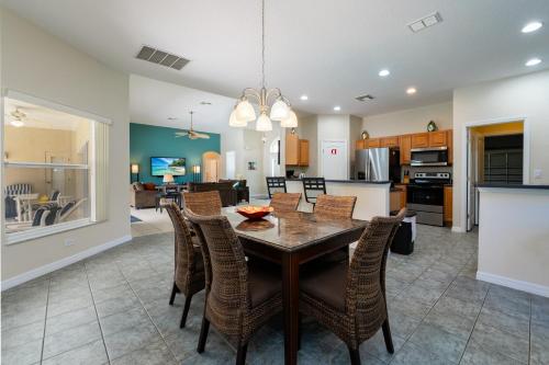 642 Summer Dream by RedAwning – Davenport, FL