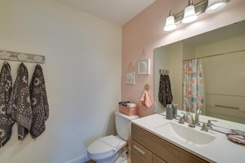 Gulf Shores Condo with Pool Access 5Mi to Beach - image 8