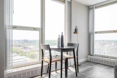 Edgewater 1br w gym deck lounge nr L CHI-924 in Chicago, USA