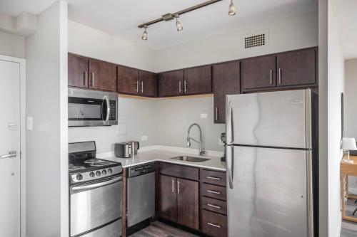 Edgewater 1br w gym deck lounge nr L CHI-924 in Chicago, USA