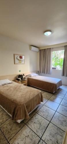 2 twin beds