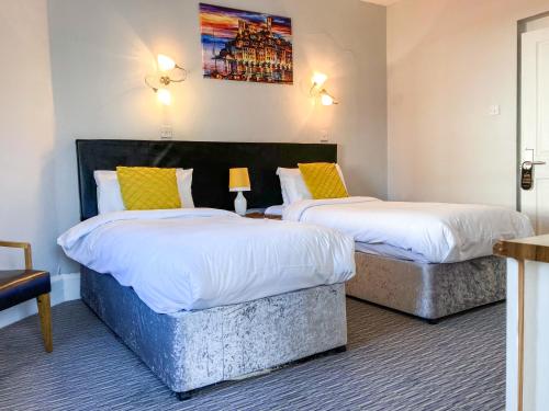 Plough Hotel - image 12