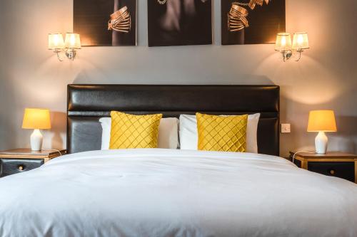 Plough Hotel - image 5