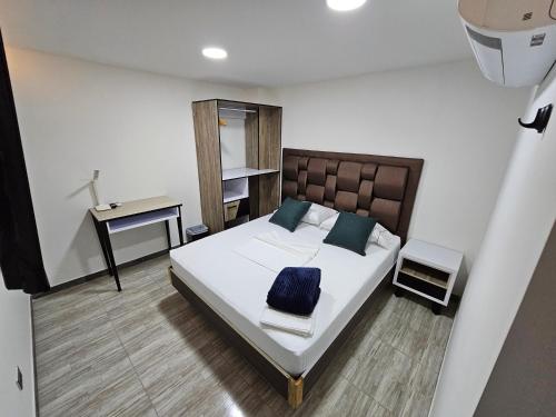 1 queen bed