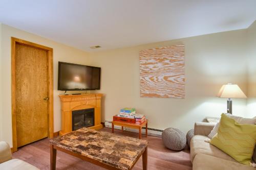 Tasteful Galena Townhome with Community Amenities in Galena, USA