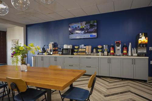 Ételek és italok, Airport Inn in Nederland (Texas)