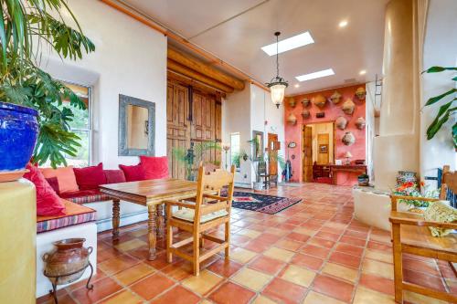 Luxury Los Cerrillos Hillside Villa on 65 Acres! - image 6