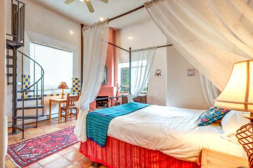 Luxury Los Cerrillos Hillside Villa on 65 Acres! - image 11