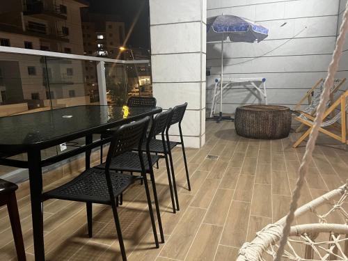 New apt with a big balcony at karmei gat