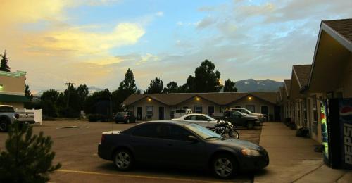 Mac’s Motel - image 7
