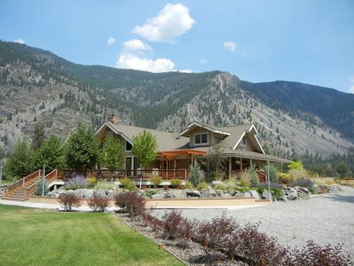 外觀, 洛基波因特牧場民宿 (ROCKY POINT RANCH BED AND BREAKFAST) in 湯普森瀑布