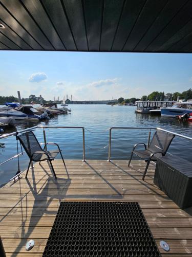 MS TERRA, Dom na wodzie Houseboat na Odrze Wrocław