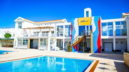 Shark's Lodge in Baleal