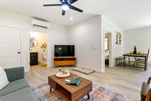 Walk to Downtown Brevard Apt with Patio and Fire Pit! in Brevard, USA