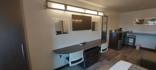 ไมโครเทล อินน์ แอนด์ สวีท บาย วินด์แฮม ฮูเวอร์/เบอร์มิงแฮม (Microtel Inn & Suites by Wyndham Hoover/Birmingham) near พิพิธภัณฑ์ลีกใต้ของคนผิวดำ