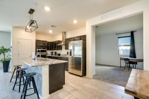 Sunny Arizona Escape with Patio, Grill and Fireplace! in Litchfield Park